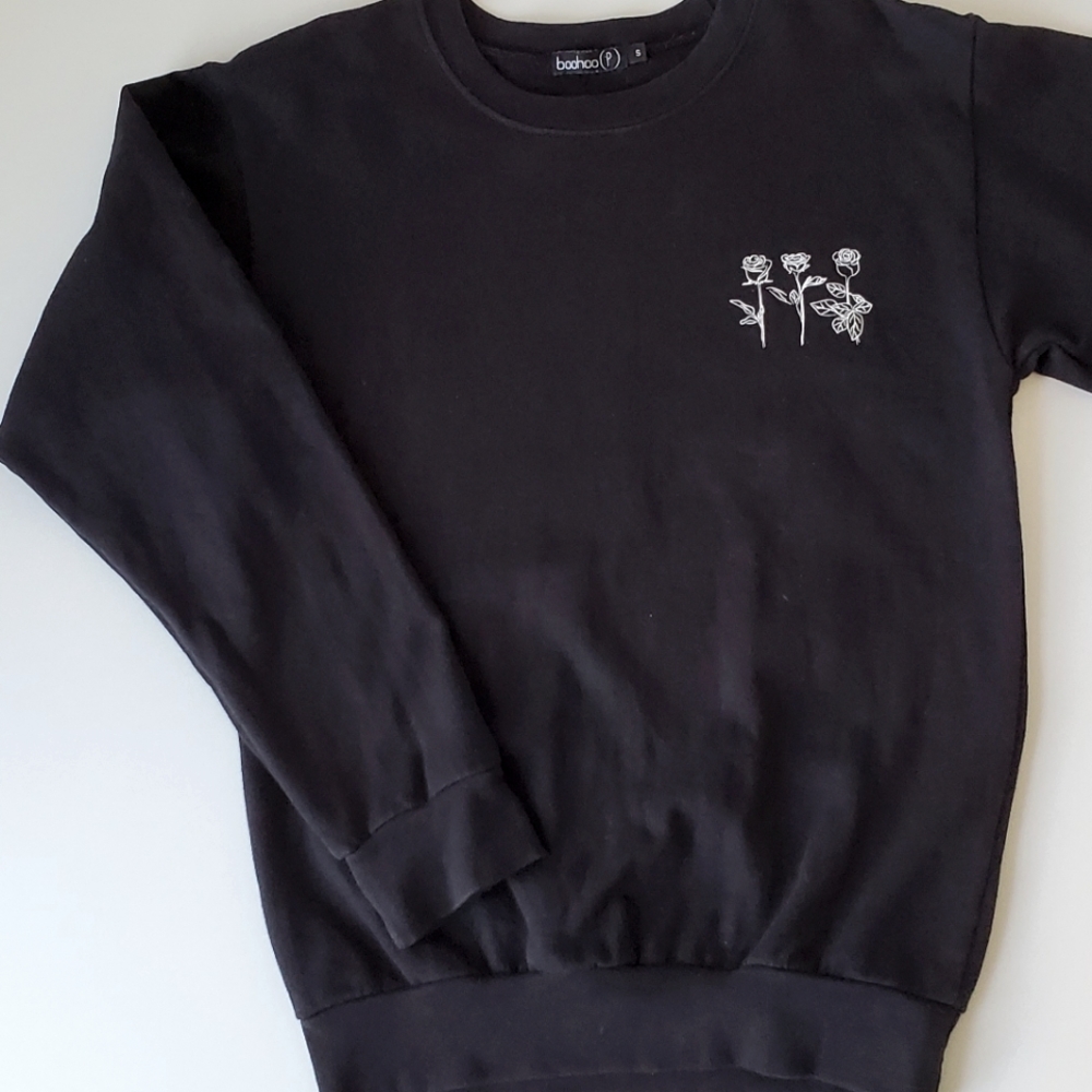Boohoo Black Rose Geaphic Sweatshirt, Size Small